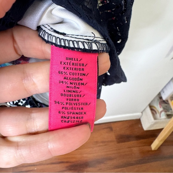 NWT Betsey Johnson Lace Overlay Floral Sheath Dress Size 6 - Picture 9 of 11